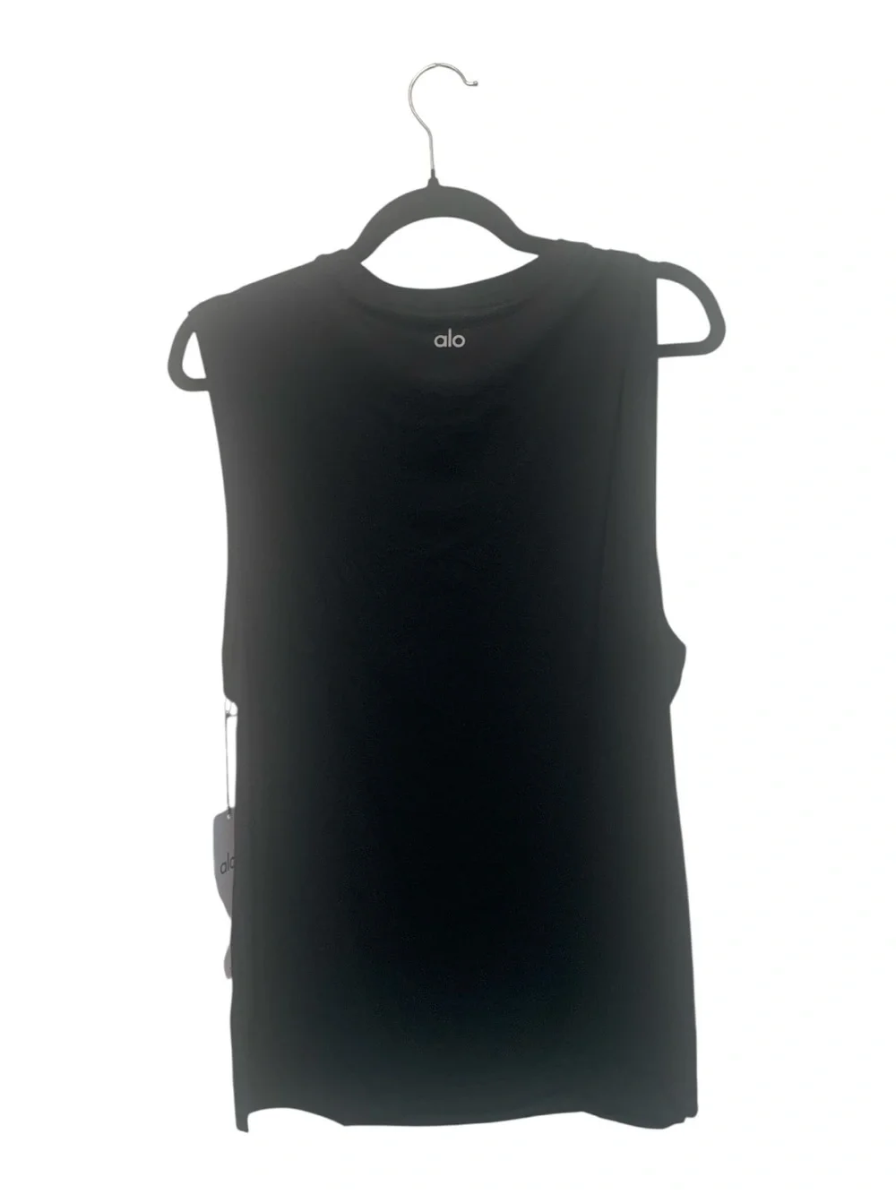 48. NWT Alo Yoga triumph muscle tank Size M